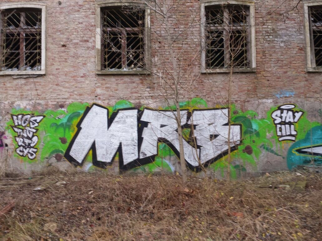 Graffiti Bombing - Photo by MRB - Mrb (2014)