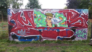 Graffiti Wall - Photo by MRB - MRB, B2S (2015)