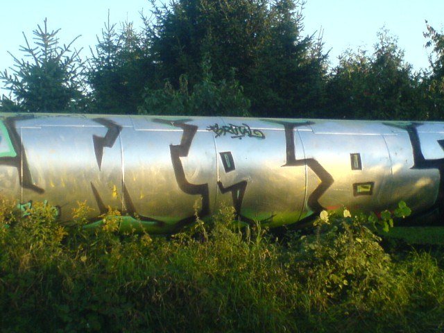 Graffiti Bombing - Photo by MRB - MRB (2004)