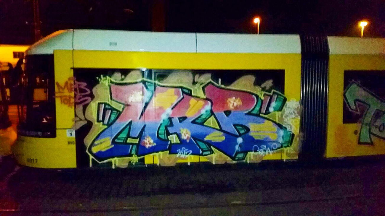 Graffiti Train - Photo by MRB - MRB (2015)