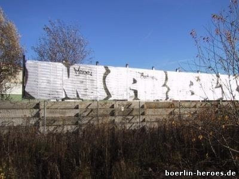 Graffiti Bombing - Photo by MRB - MRB