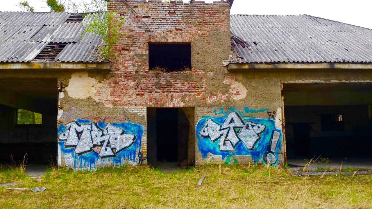 Graffiti Bombing - Photo by MRB - MRB, RTO (2015)