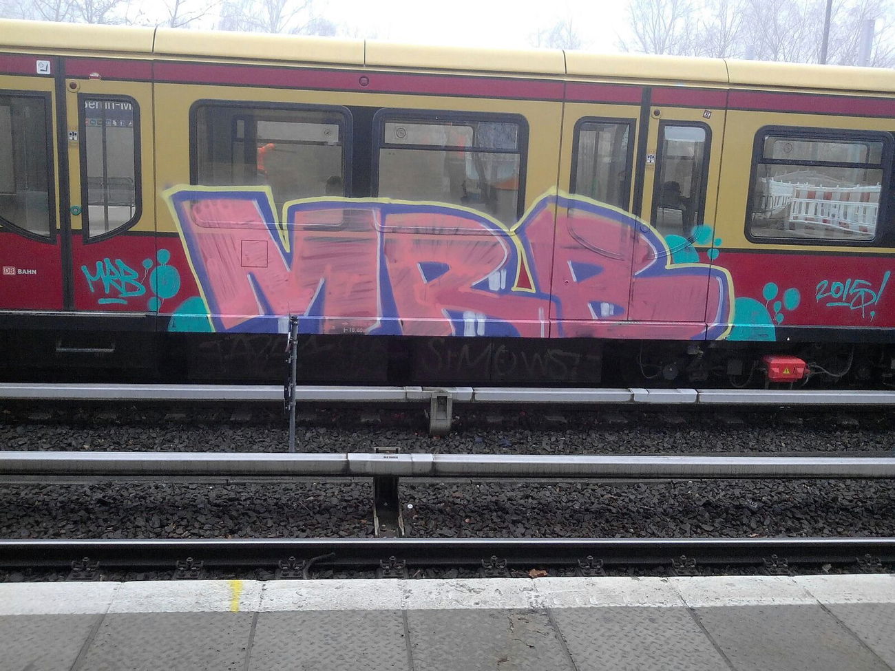 Graffiti Train - Photo by MRB - MRB (2015)