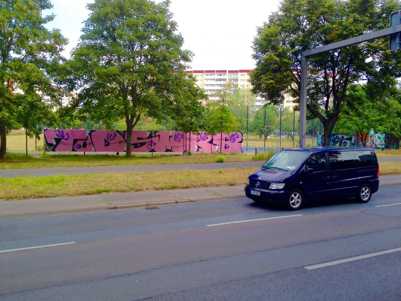 Graffiti Street Art - Photo by MRB - TODS, MRB (2015)