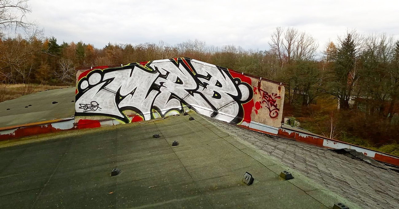 Graffiti Bombing - Photo by MRB - MRB (2020)