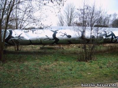 Graffiti Bombing - Photo by MRB - MRB