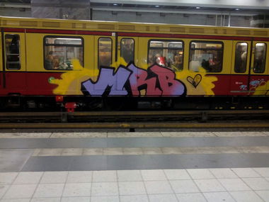 Graffiti Train - Photo by MRB - MRB (2015)