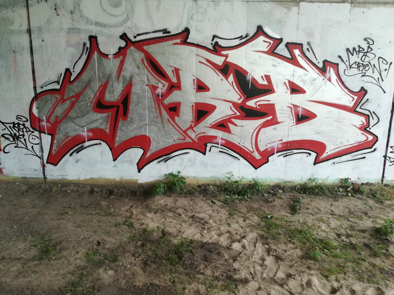 Graffiti Bombing - Photo by MRB - MRB (2019)