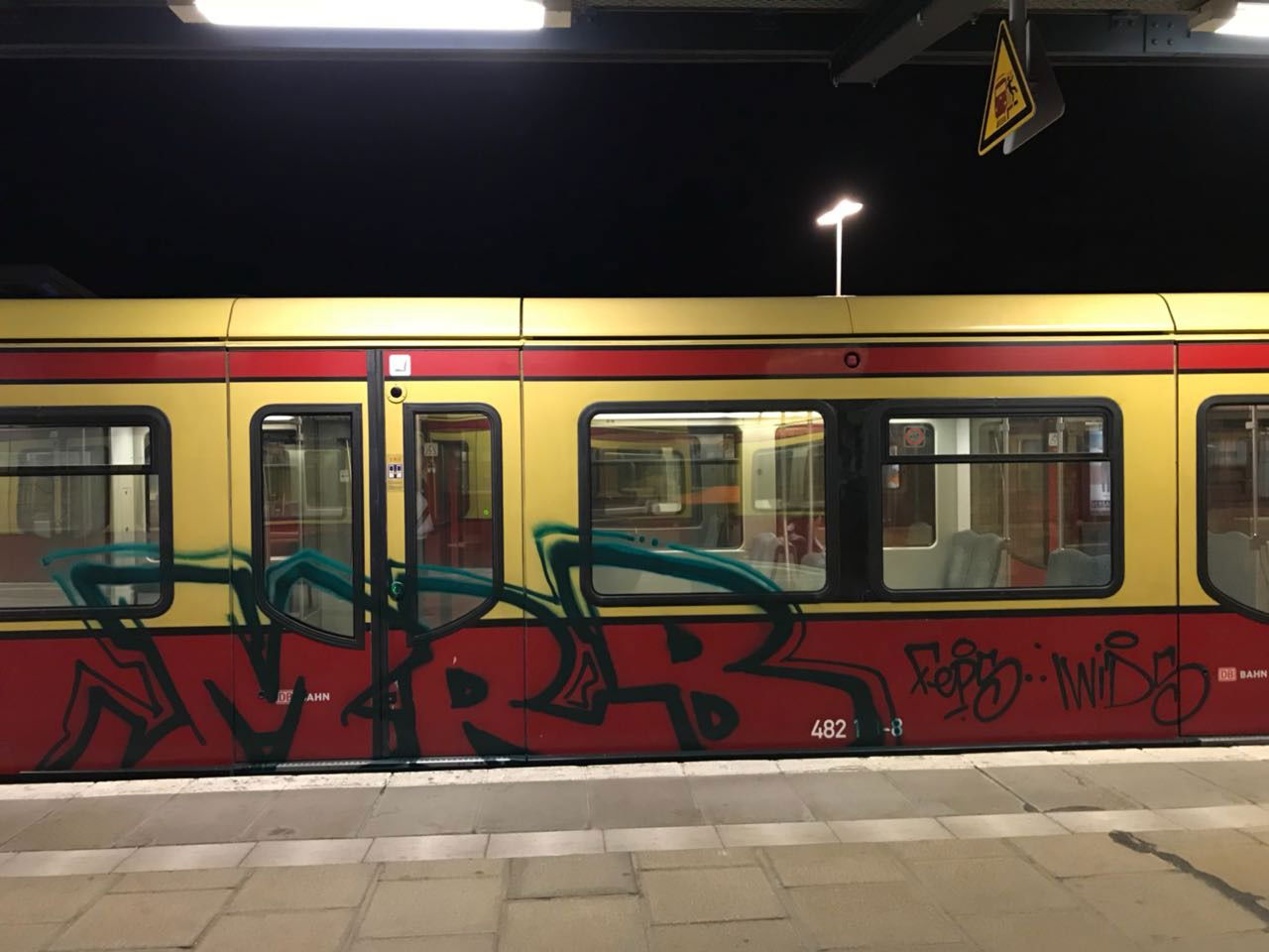 Graffiti Train - Photo by MRB - MRB (2018)