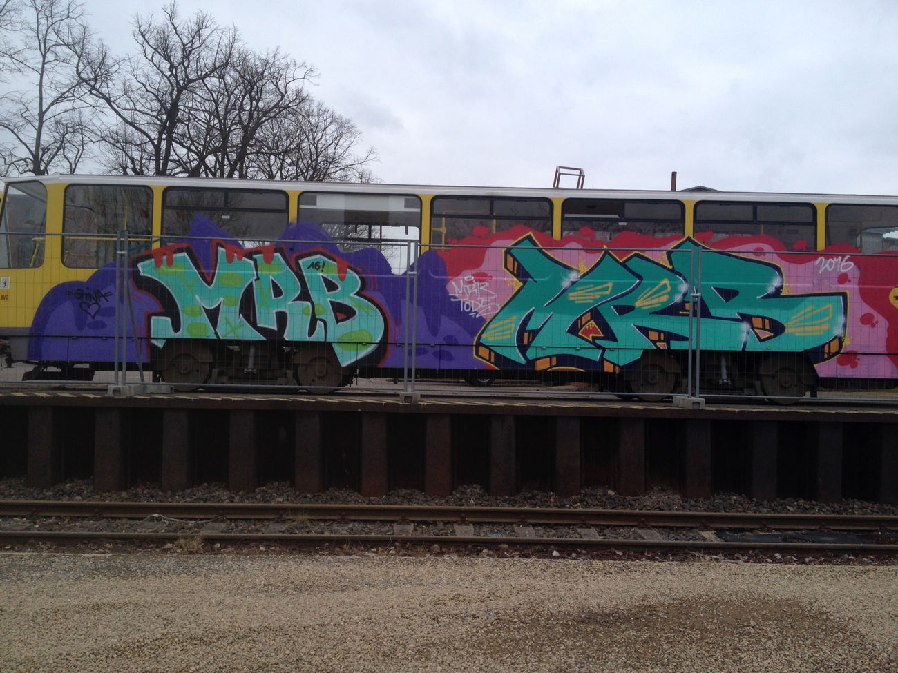 Graffiti Train - Photo by MRB - MRB, MRB (2016)