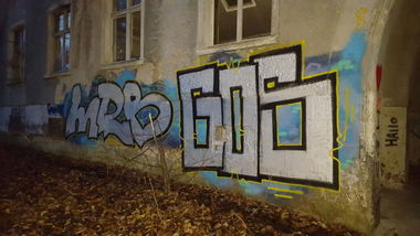 Graffiti Bombing - Photo by MRB (2015)
