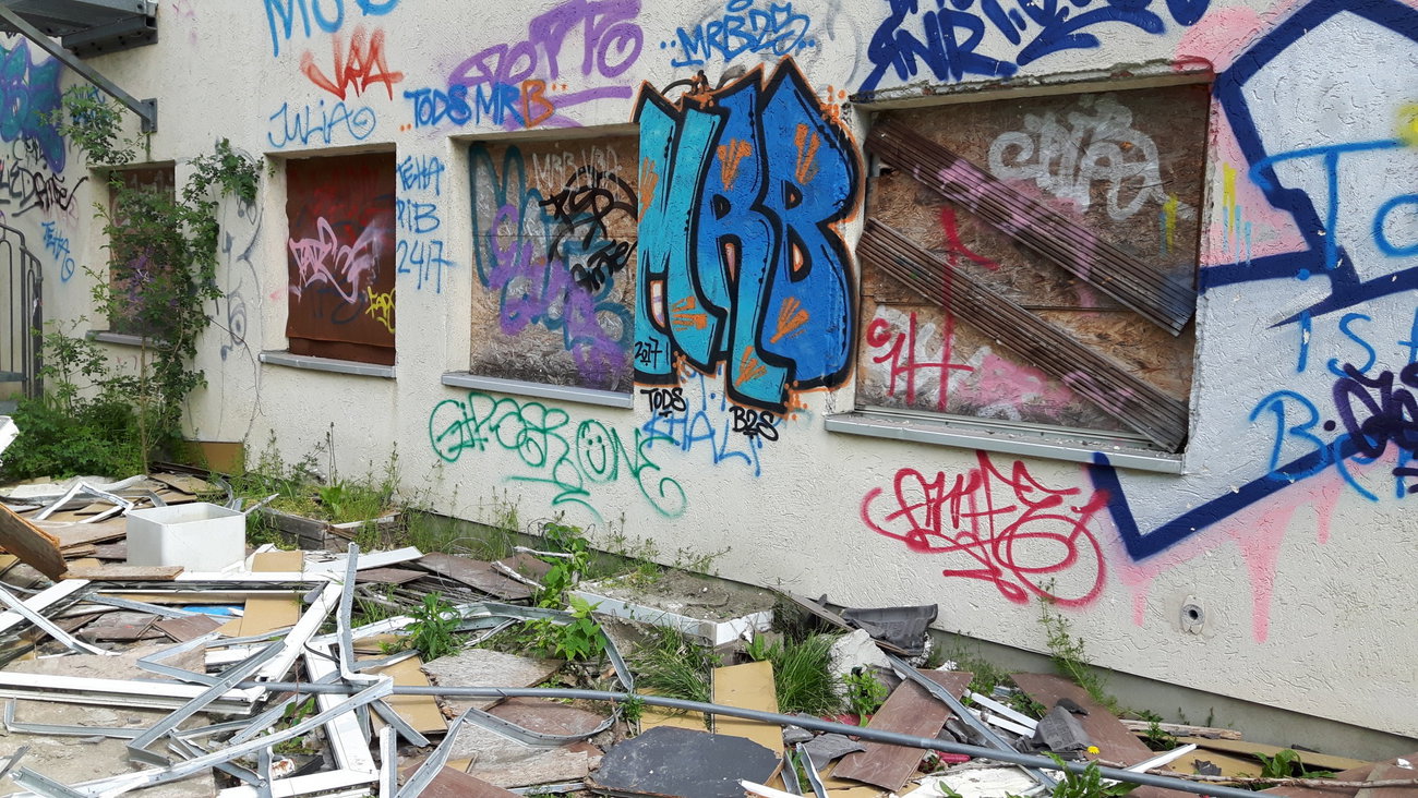 Graffiti Wall - Photo by MRB - MRB (2017)