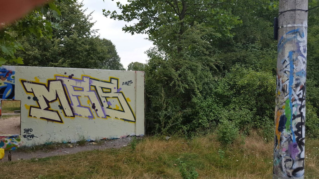 Graffiti Wall - Photo by MRB - MRB (2016)