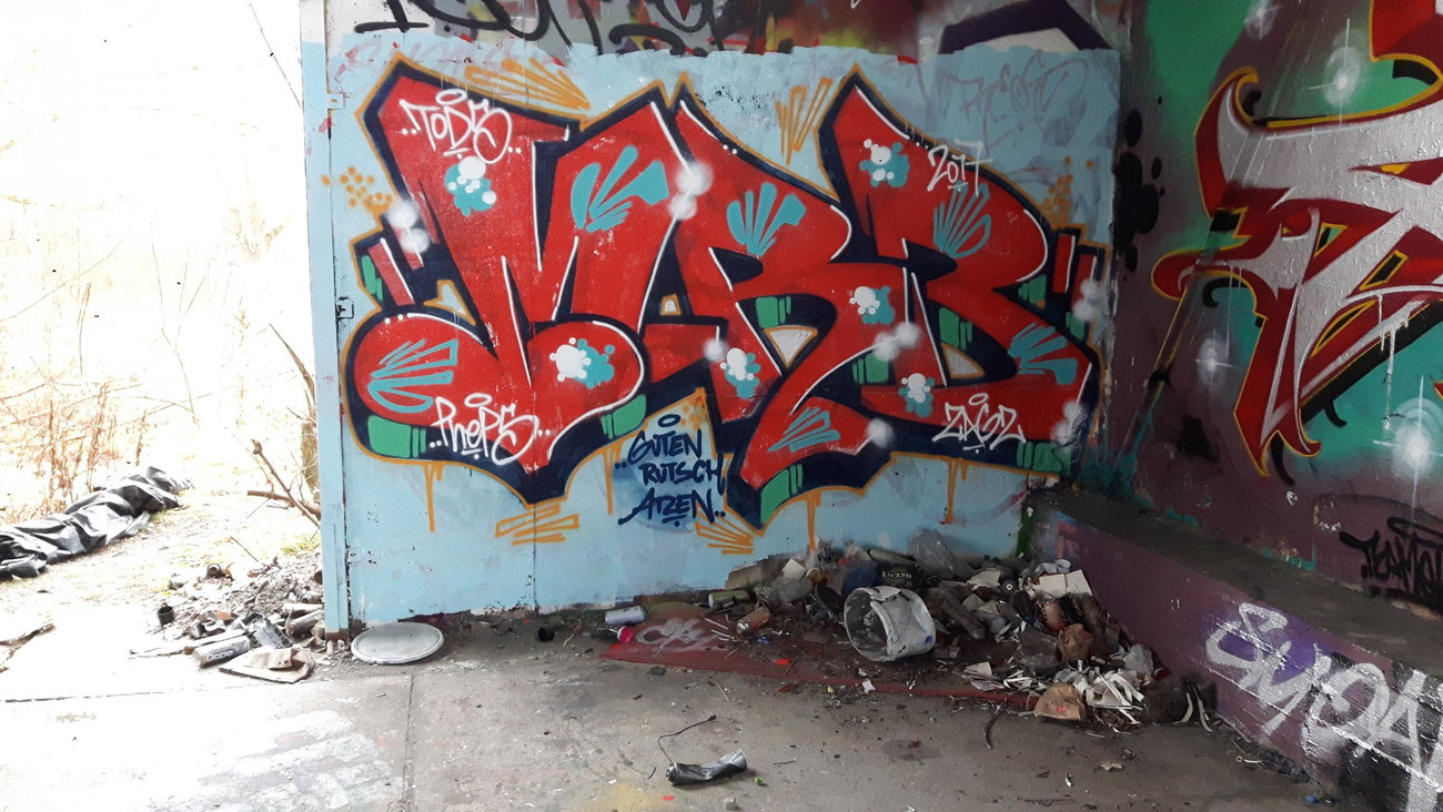 Graffiti Wall - Photo by MRB - MRB (2017)