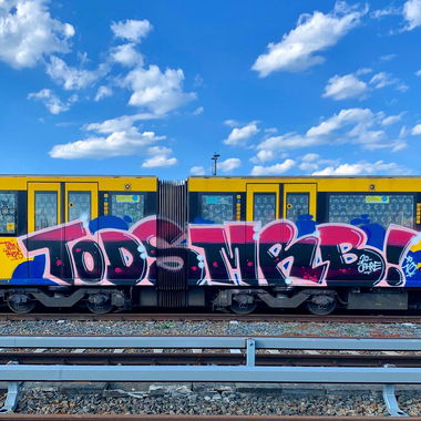 Graffiti Train - Photo by MRB - TODS, MRB (2020)