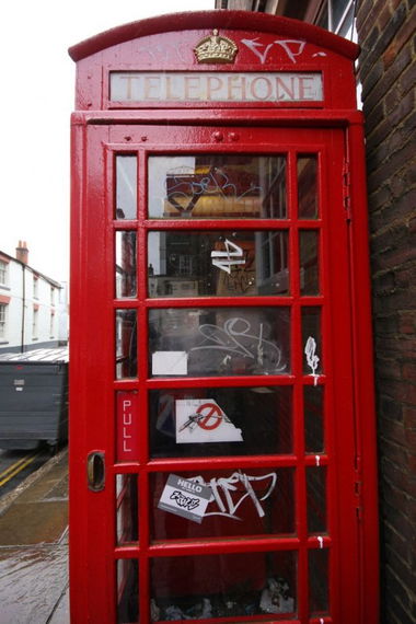 Graffiti Street Art in London - Photo by MRLS - mrls (2014)