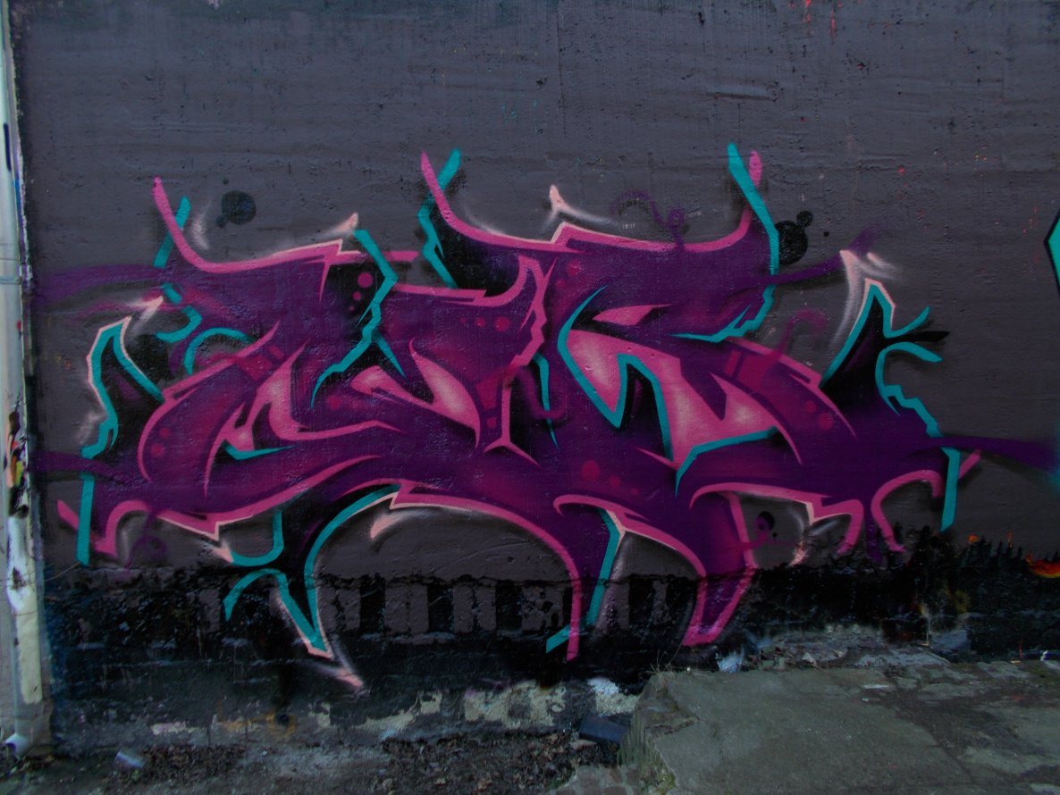 Graffiti Wall - Photo by MYKILL - GeR