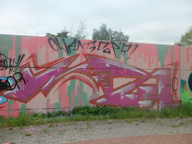 Graffiti Wall - Photo by MYTEAMSUPREME1 - DR, METH, C