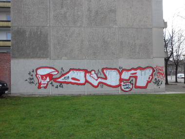 Graffiti Bombing - Photo by MYTEAMSUPREME1 - OWA, CHEMNITZ