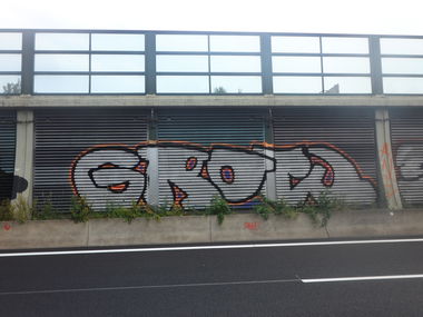 Graffiti Bombing - Photo by MYTEAMSUPREME1 - GROW, CHEMNITZ