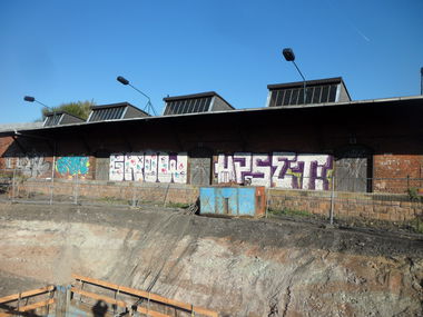 Graffiti Bombing - Photo by MYTEAMSUPREME1 - XL, GROW, UPSET