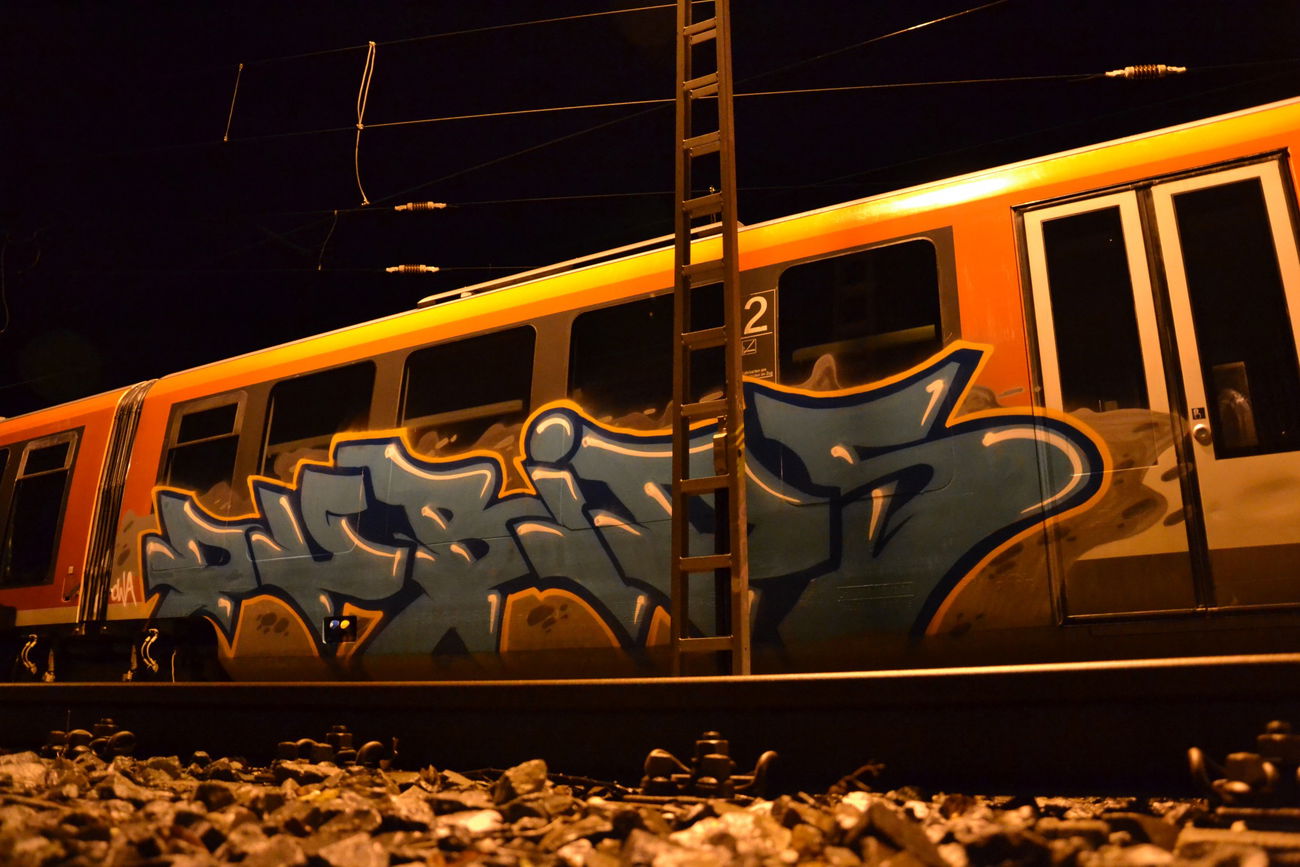 Graffiti Train - Photo by MYTEAMSUPREME1 - DUBIOS
