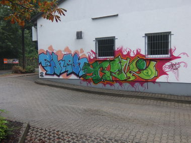 Graffiti Bombing - Photo by MYTEAMSUPREME1 - SHEN, TYNI, CHEMNITZ