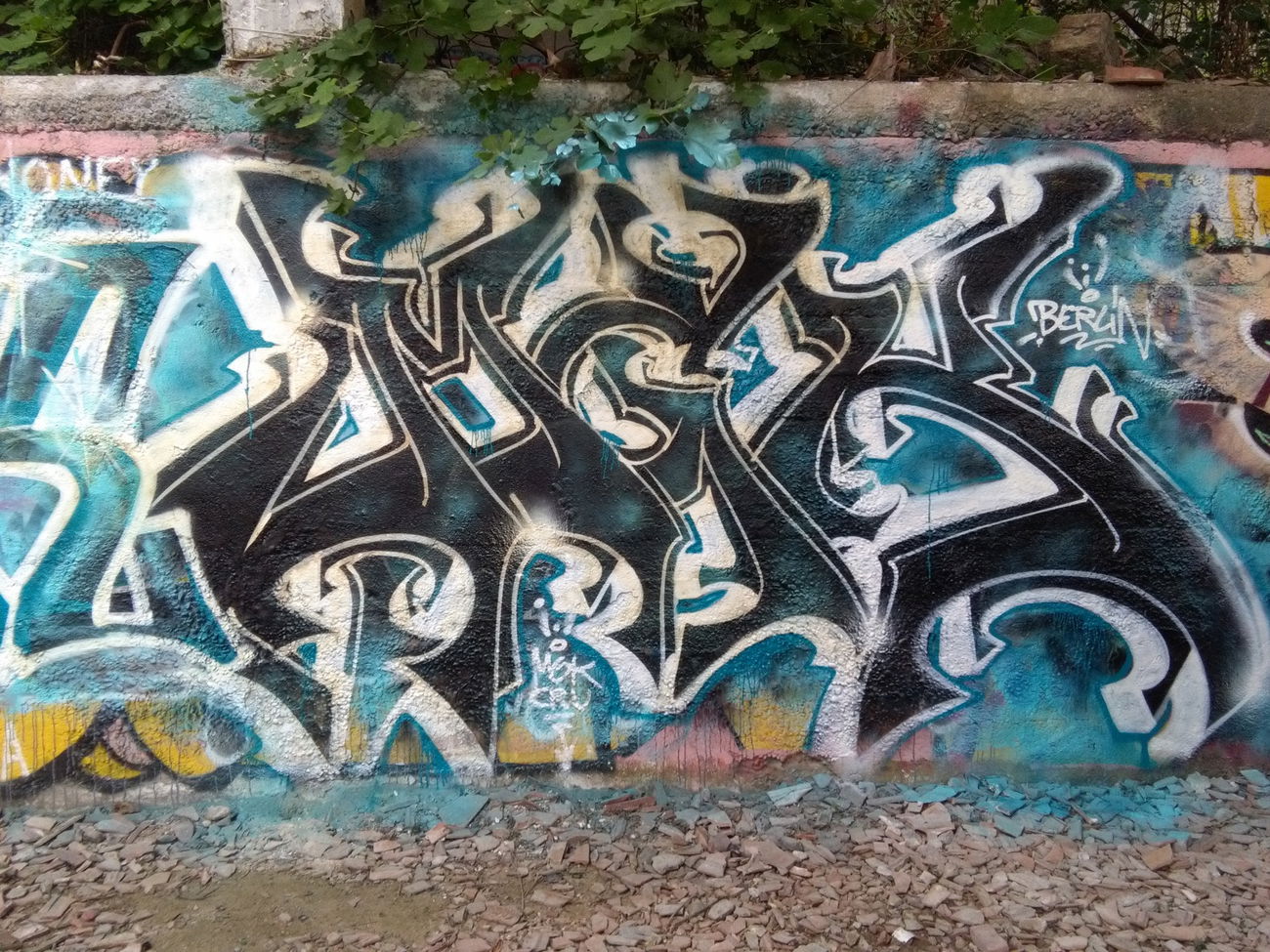 Graffiti Wall - Photo by MaGiKz - ITALY, BERLIN, MGK