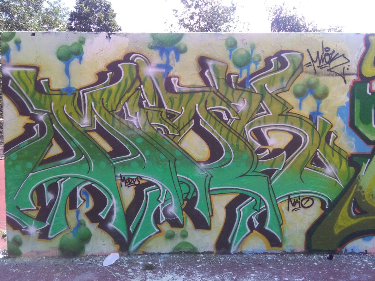 Graffiti Wall - Photo by MaGiKz - MIOK