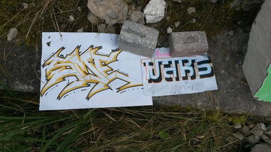 Graffiti Wall - Photo by MabsOne - @Smez, kolabo, bejbe (2015)