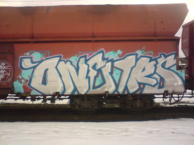 Graffiti Train - Photo by MadeInHungary - One7ers