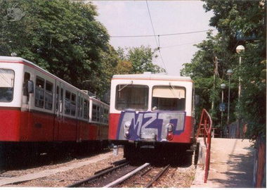 Graffiti Train - Photo by MadeInHungary - Mst