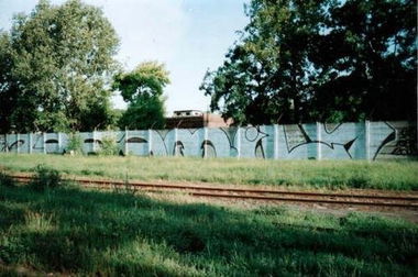 Graffiti Wall - Photo by MadeInHungary - ZAFAMILY (2001)