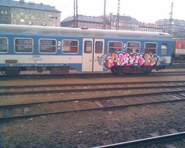 Graffiti Train - Photo by MadeInHungary - Albino