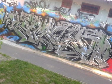 Graffiti Wall - Photo by MadeInHungary - Rekurone, HF, KMS