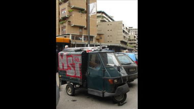 Graffiti Bombing - Photo by MadeInHungary - Mst