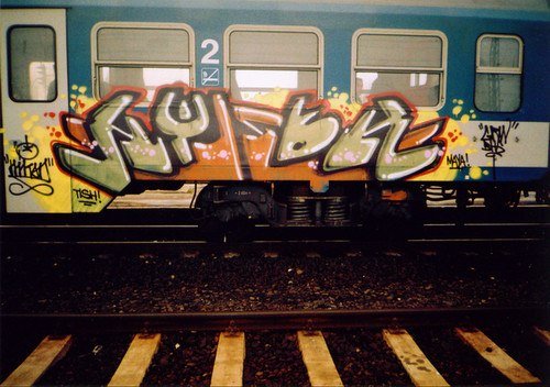 Graffiti Train - Photo by MadeInHungary