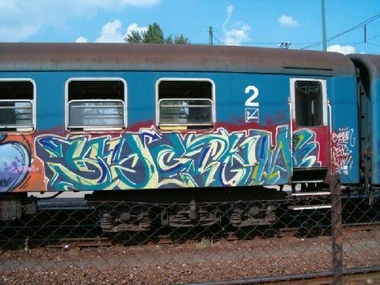 Graffiti Train - Photo by MadeInHungary - Sistem