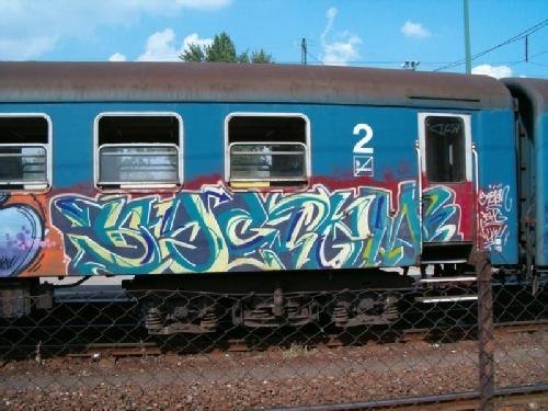 Graffiti Train - Photo by MadeInHungary - Sistem