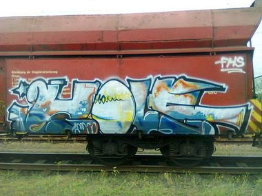 Graffiti Train - Photo by MadeInHungary - Hole, FHS