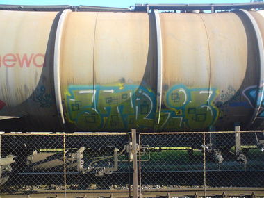 Graffiti Bombing - Photo by MadeInHungary - Stric, FÜV'S