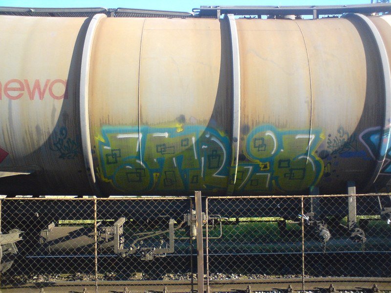 Graffiti Bombing - Photo by MadeInHungary - Stric, FÜV'S