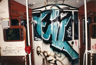 Graffiti Bombing - Photo by MadeInHungary - til
