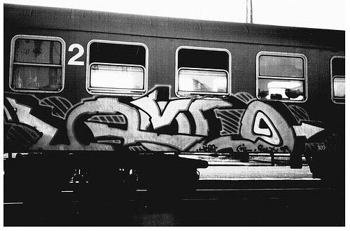Graffiti Train - Photo by MadeInHungary - Rolx