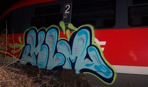 Graffiti Train - Photo by MadeInHungary - KLM