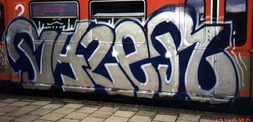 Graffiti Train - Photo by MadeInHungary - Bazer