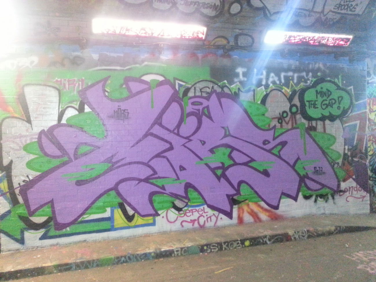 Graffiti Wall in Vereinigtes königreich grossbritannien und nordirland - Photo by Maers - märs, art, london (2013)