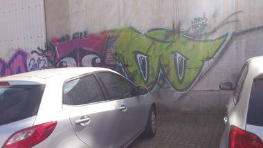 Graffiti Bombing - Photo by Magdeboy - OO, OHOH