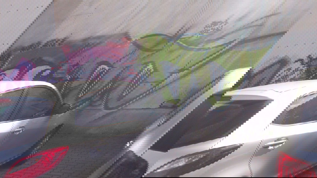 Graffiti Bombing - Photo by Magdeboy - OO, OHOH