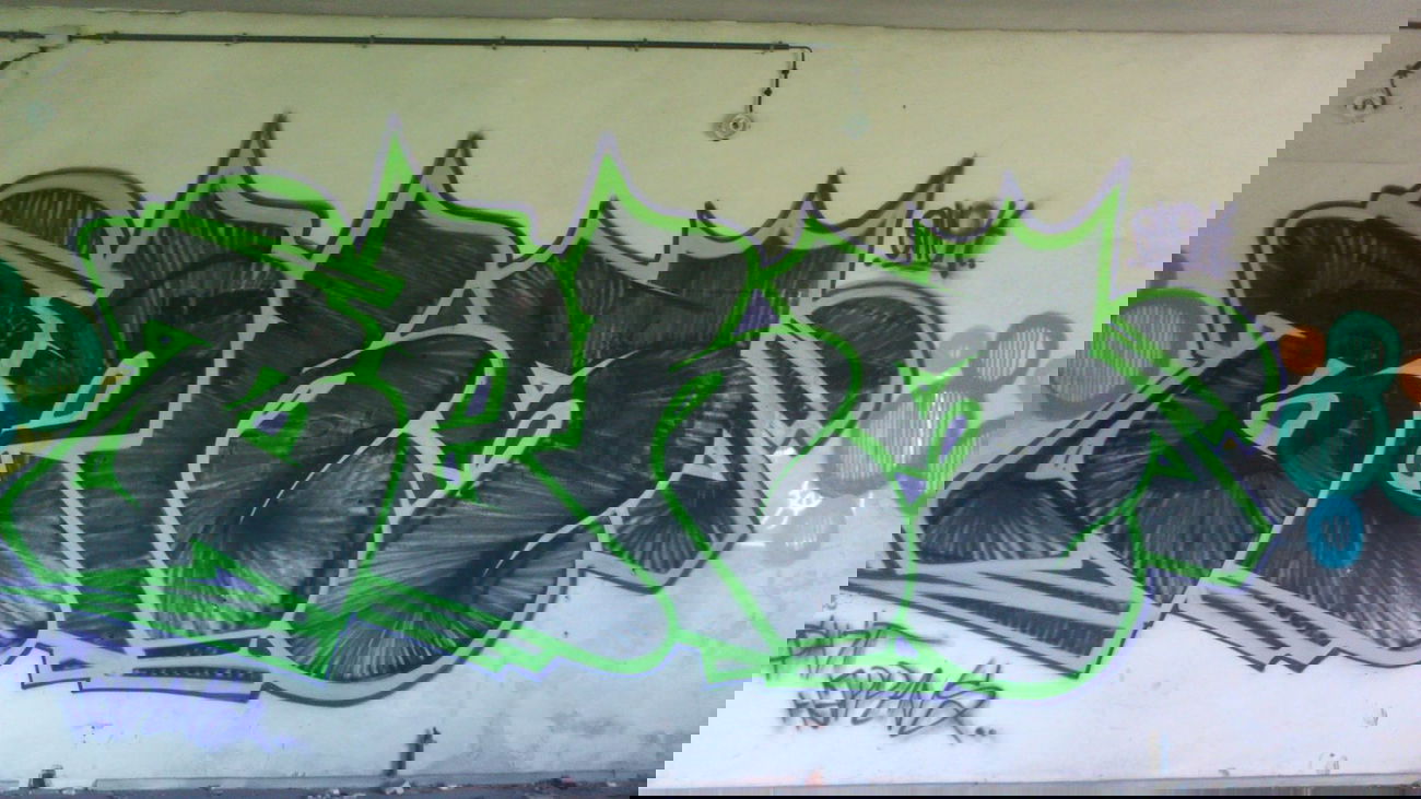 Graffiti Bombing - Photo by Magdeboy - BENS, OHOH, OO